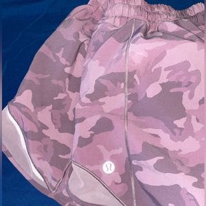 Lululemon hotty hot shorts. Purple camo. Size 6. 4.5 inseam.